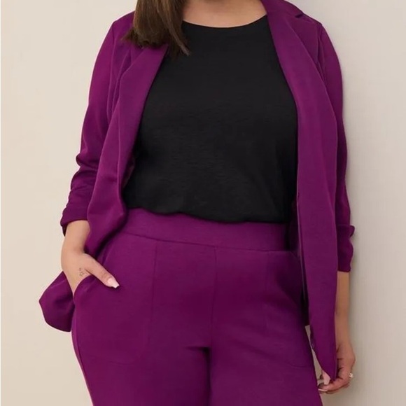 TORRID Crop Pull-On Skinny Studio Cupro High-Rise Side Cinch Pant - Picture 3 of 3